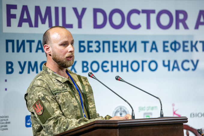Євген Дубровський лікар